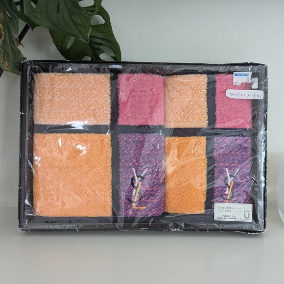 Authentic YSL Yves Saint Laurent Face and Hand Towel Set BRAND NEW IN BOX - Picture 8 of 8